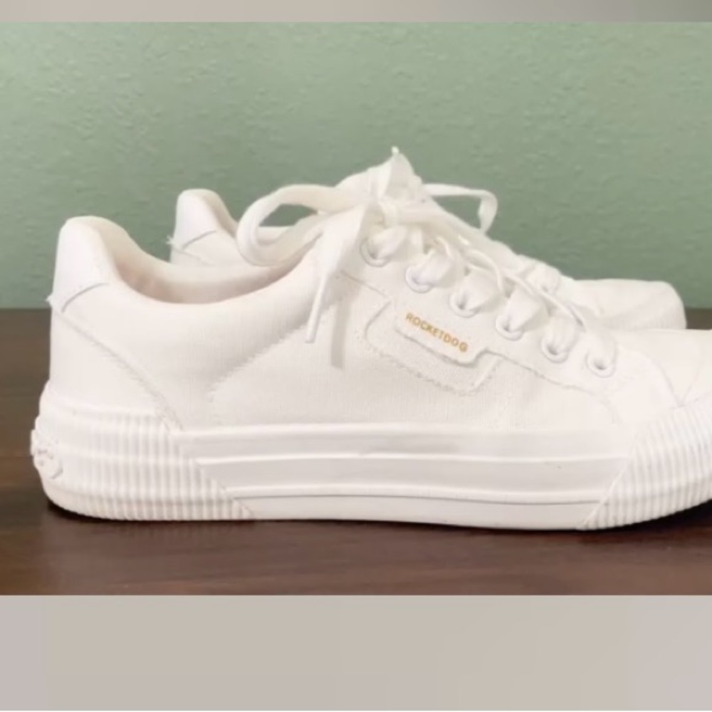 Rocket Dog White Canvas Low-Top Sneakers